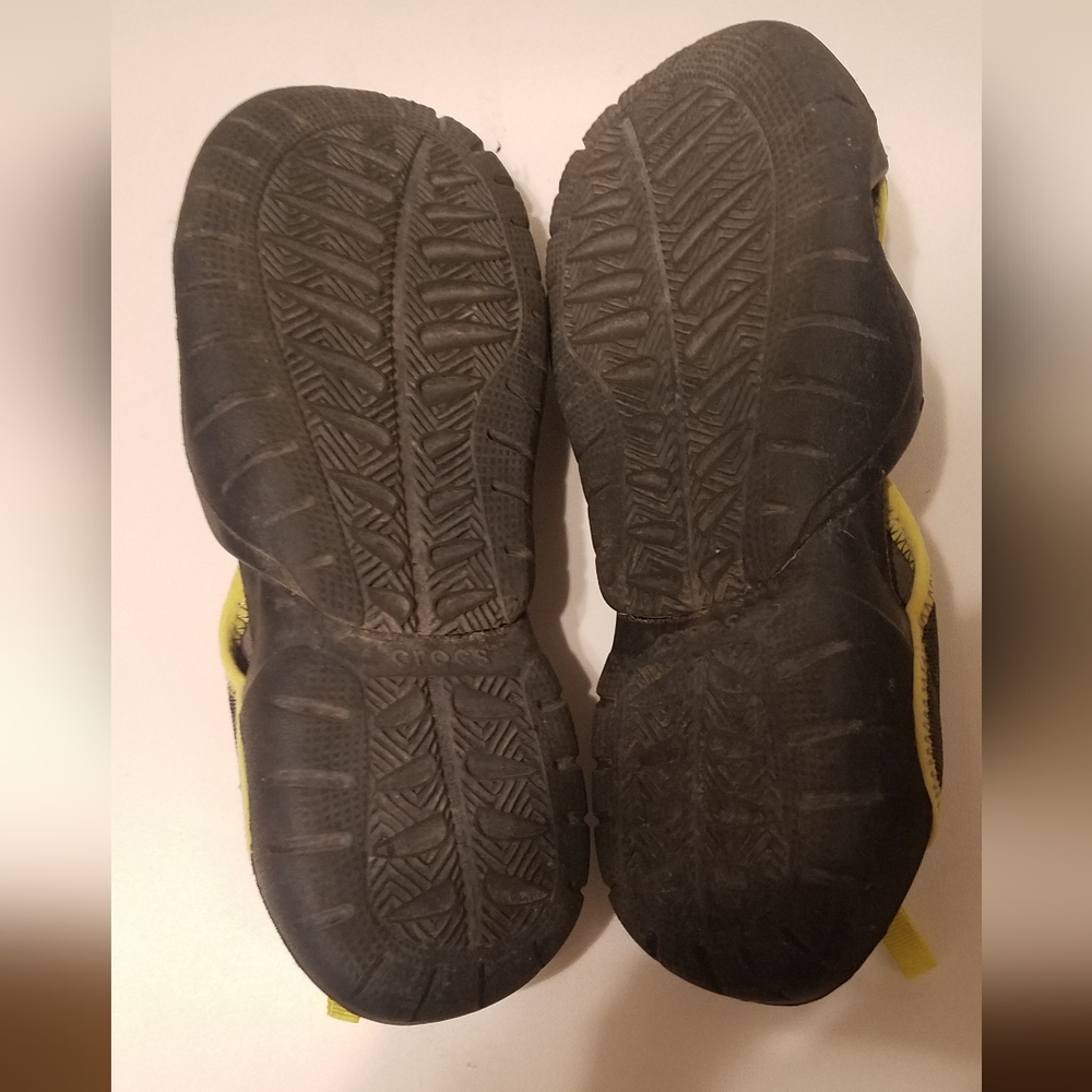 Crocs Gray and Yellow Sandals 9M - Picture 3 of 3